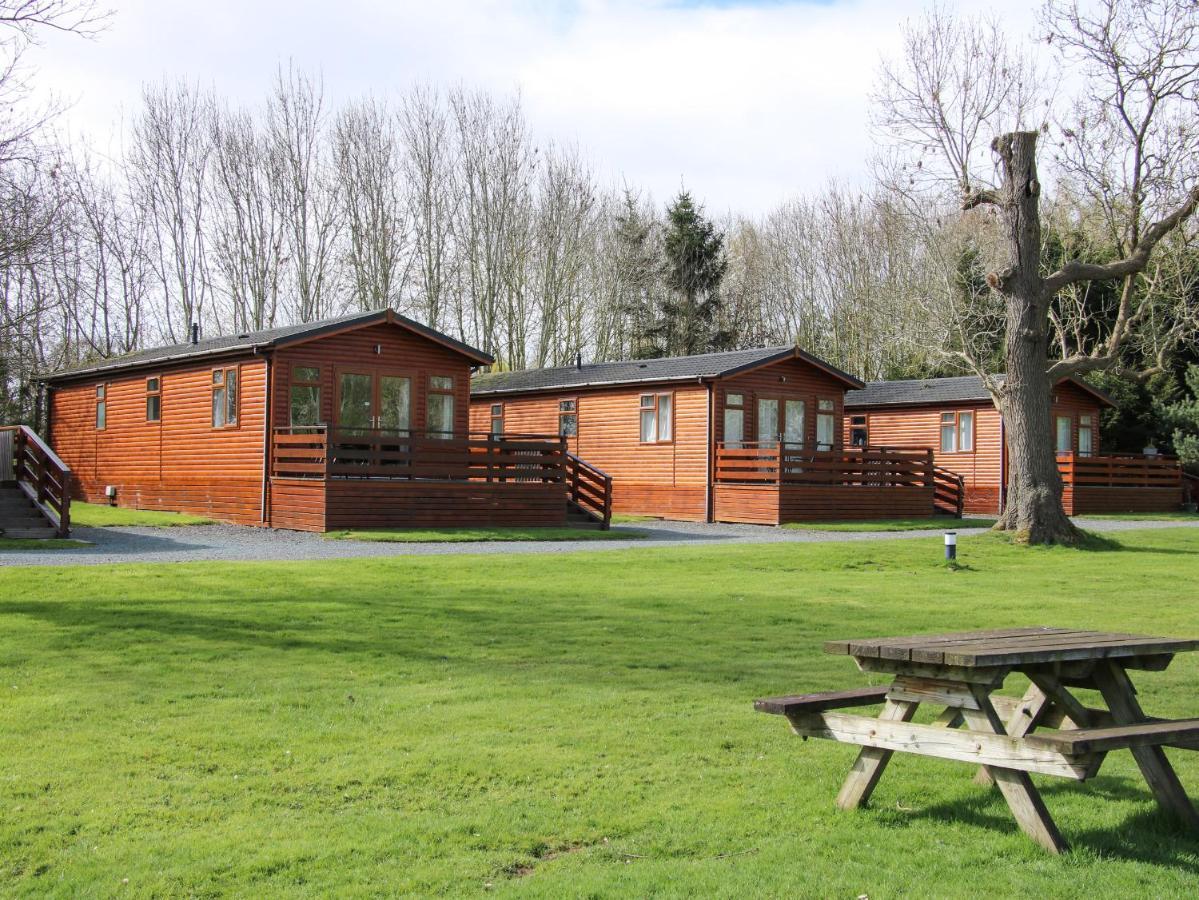 Oak Lodge Hadnall Exterior photo